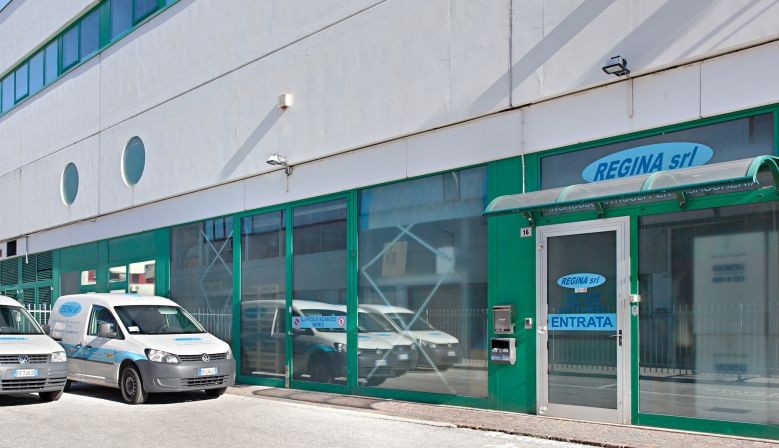 Regina SRL ingrosso di articoli per fumatori e tabaccheria online